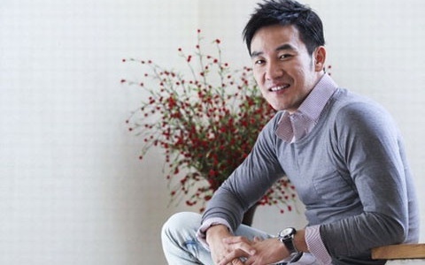 Actor Uhm Tae Woong Reveals Photos of Lookalike Daughter