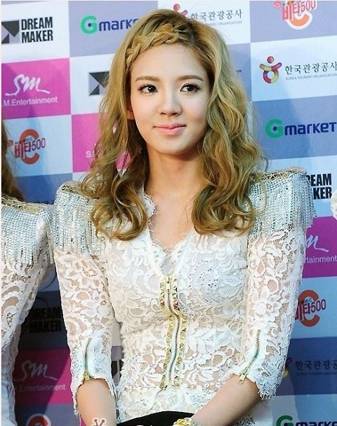 Can SNSD’s Hyoyeon Pass for Song Hye Gyo’s Twin?