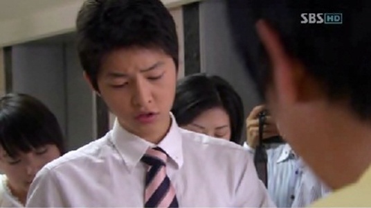 Song Joong Ki Praised For His "Shoulder-Acting"