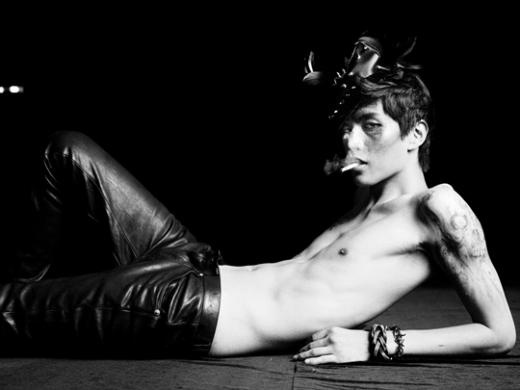 Lee Min Ki Reveals Teasers for “Youth” Photobook