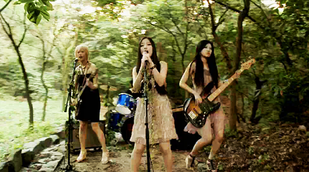 Nia Releases Forest of Memories MV