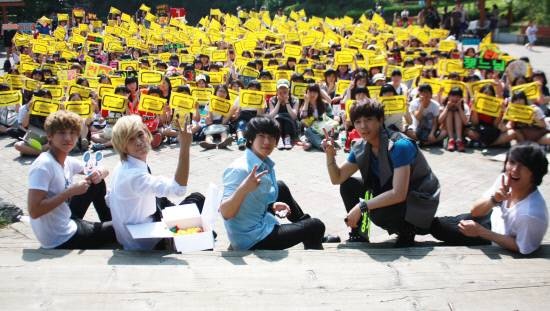 FT Island Celebrates 4th Anniversary with a Surprise Fan Meeting
