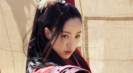 T-ara’s Eun Jung & Qri’s First Stills from Drama “King Geunchogo”