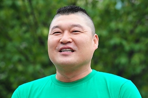 Kang Ho Dong Watched Last Episode of "1 Night 2 Days" in Private