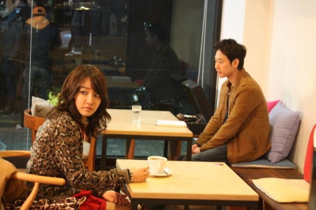Younha Releases Digital Track for "Lost In Love"