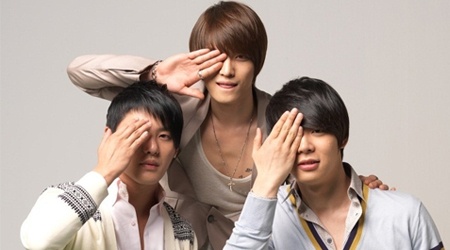 JYJ Suspends Japanese Activities