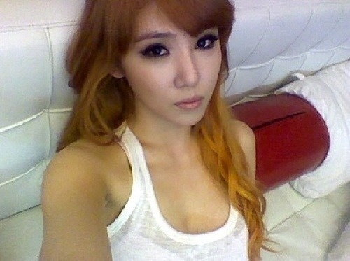 Secret’s Zinger Shows Off Her 19 Inch Waistline