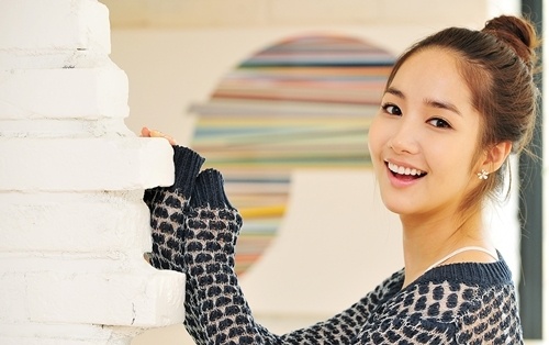 Park Min Young Reveals Photo from Set of "Dr. Jin"