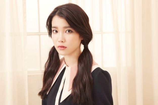 IU Beats Out Huh Gak for #1 on Music Charts