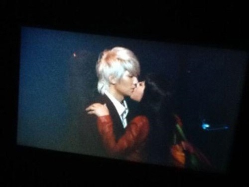 SNSD’s Tiffany and TRAX’s Jungmo’s False Kissing Rumors?