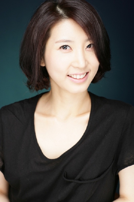Park In Young (Lee Teuk’s Older Sister) Picked Up As a Reporter