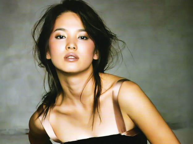 Song Hye Gyo Ranked Fifth in "100 Most Beautiful Faces"