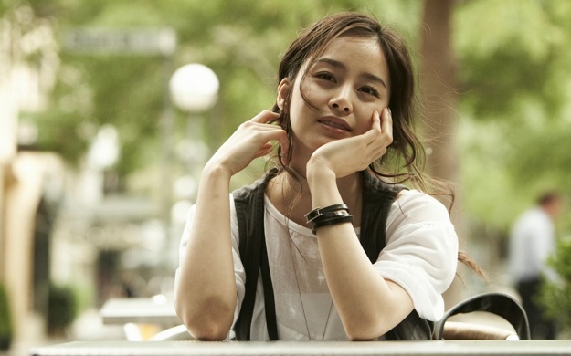 Kim Tae Hee Looks Smoking Hot in Old Yoga Photo