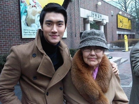 Super Junior’s Si Won Mourns Grandmother’s Death