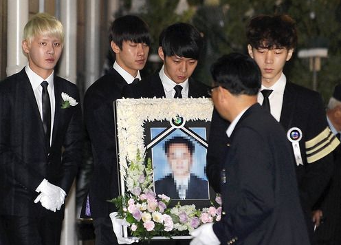 JYJ Fans Show Respect by Not Showing Up at Yoochun’s Father’s Funeral