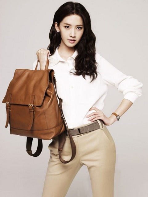 SNSD YoonA Shows Off Her Makeup-Free Face