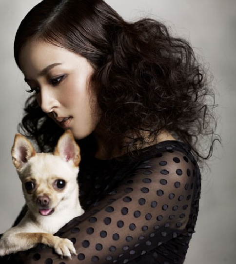 Han Hye Jin Poses for Ceci Magazine With Puppy