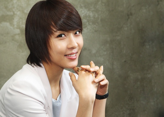 Ha Ji Won’s Simple Yet Gorgeous Airport Fashion