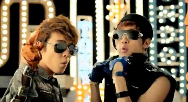 Suju’s Donghae and Eunhyuk Unleash Short Japanese MV for "Oppa Oppa"