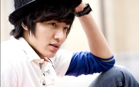 Lee Min Ho Stars in "Hunter Over Flowers"