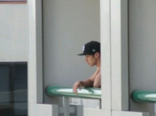 Lee Ki Kwang Stirs Controversy with Smoking Photos