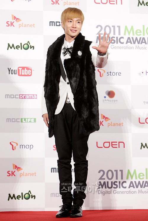 Super Junior’s Lee Teuk Thanks Fans
