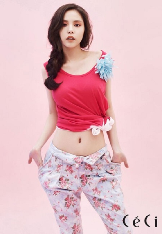 Min Hyo Rin for CeCi | Soompi