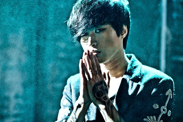 Tablo Unveils "Bad" MV