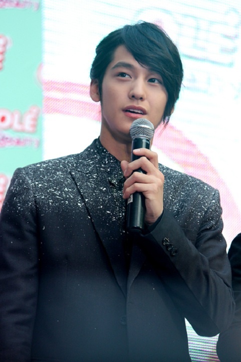 Kim Bum Visits Thailand