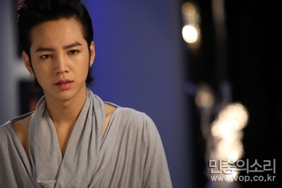 Even Jang Geun Suk Can’t Avoid Dark Circles