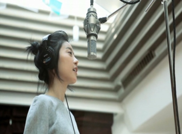 Girl’s Day Member Covers Rihanna’s “Umbrella”