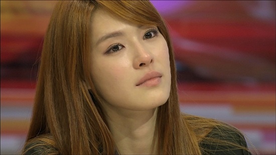 Kahi Cries Discussing Leadership Difficulties