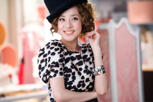 2NE1’s Sandara Shows Support for BIGBANG’s "Alive" Tour