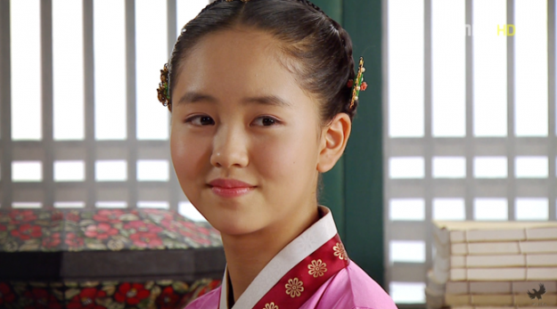 "The Moon that Embraces the Sun" Kim So Hyun’s Selca in a School Uniform