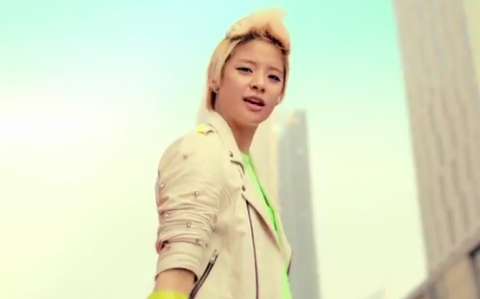 Eat Your Kimchi Reviews f(x)’s "Hot Summer"