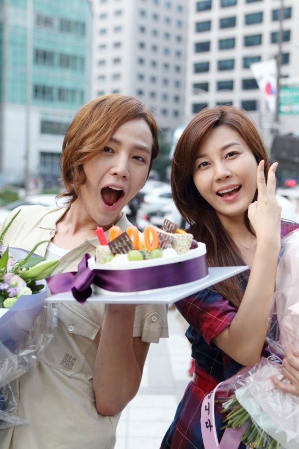 Teaser Images for Jang Geun Suk and Kim Ha Neul’s Movie "You’re My Pet"