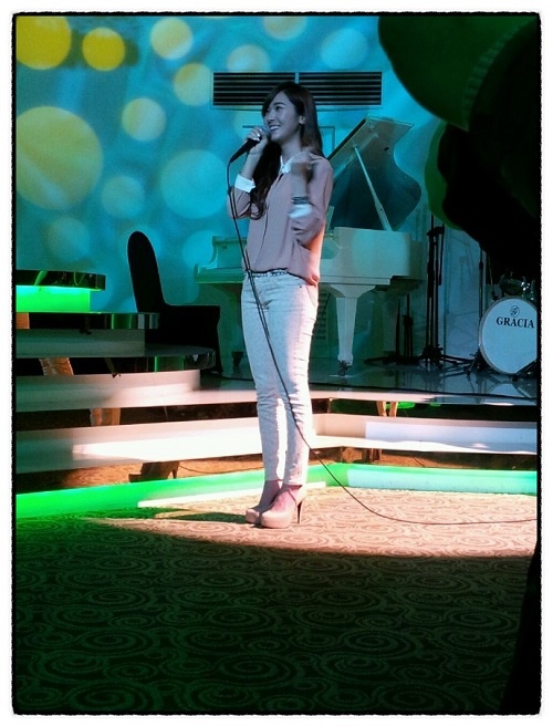Girls’ Generation’s Jessica Spotted Singing at a Wedding
