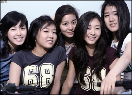 Jina Choi of Disbanded Group "5Girls" to Have Debut This Summer