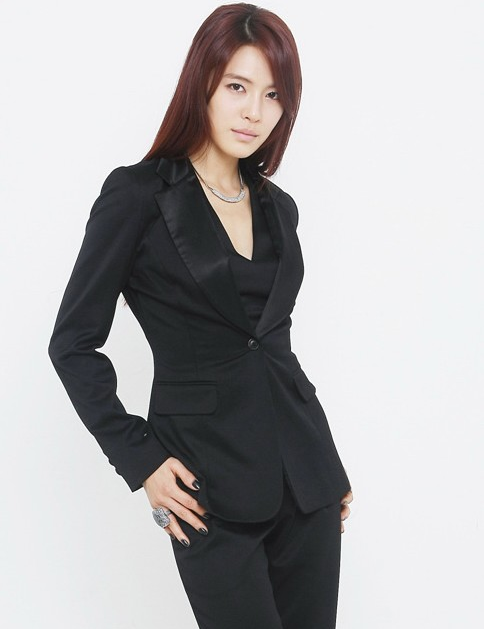 Kahi’s Pre-Debut Pictures Spark Attention Once Again