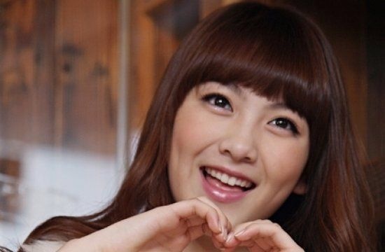 Kara’s Kang Ji Young Hand Washes a BMW
