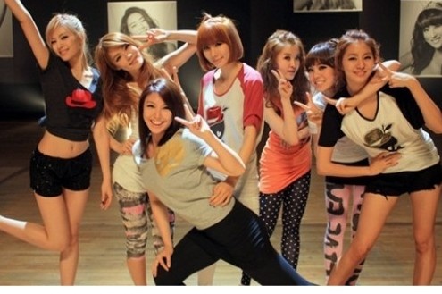 After School’s Japanese Album Jacket for "Diva" Stirs Photoshop Controversy