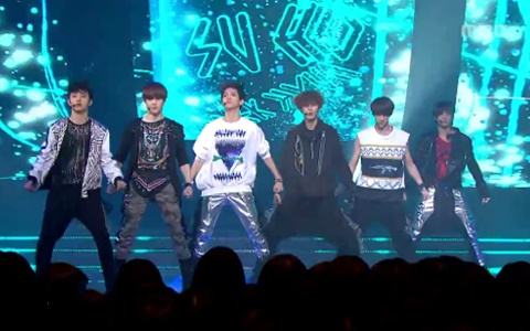 EXO-K Performs "MAMA" on Music Core