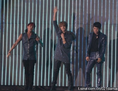 JYJ Continues Tour in Shanghai