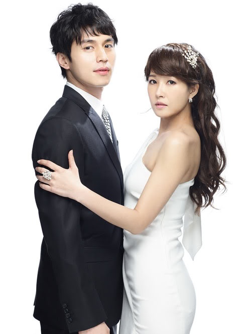 Kim Sun Ah Posts a Photo With Lee Dong Wook at Jeju Island