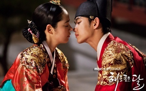 Kim Soo Hyun Wants to Work with Han Ga In Again