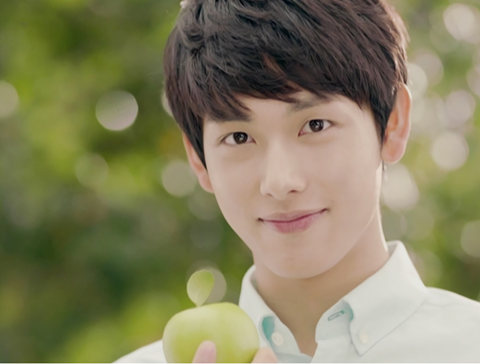 “The Moon that Embraces the Sun’s” Im Siwan to MC “2012 Dream Concert”