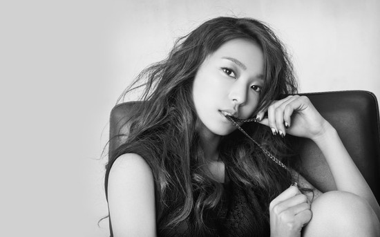 SISTAR’s Bora Received a Designer Bag from an Uncle Fan