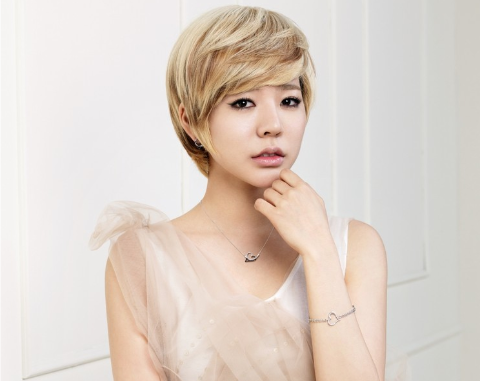 Netizens Belatedly Dig Up Past Glamorous Photos of Girls’ Generation Sunny