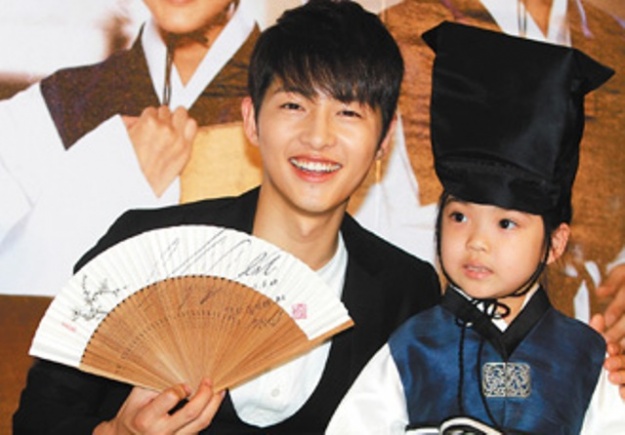 Song Joong Ki in Taiwan for "Sungkyunkwan Scandal"