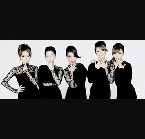 Wonder Girls’ Funky Outfits and Crab Leg Dance